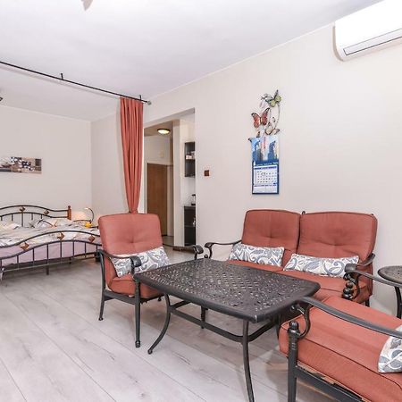 Visit Sofia | Macedonia Square Central Apartment 외부 사진