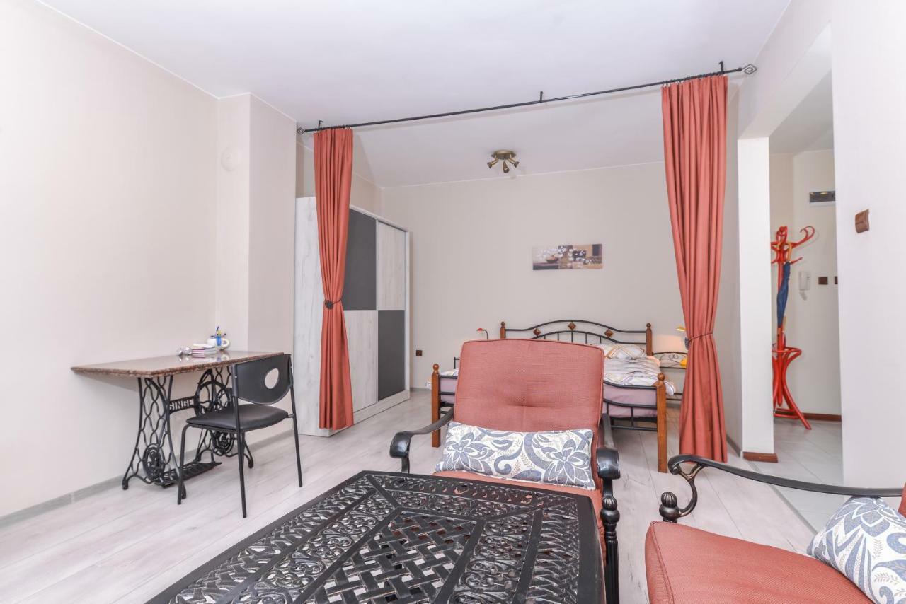 Visit Sofia | Macedonia Square Central Apartment 외부 사진